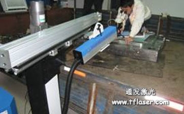 通發(fā)吊臂式模具激光焊接機對大模具修復現場(chǎng)