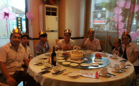 通發(fā)激光九月生日會(huì )