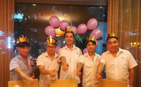 通發(fā)激光九月生日會(huì )